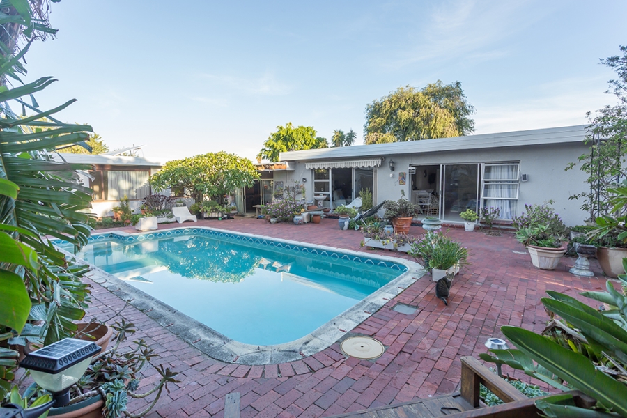 5 Bedroom Property for Sale in Table View Western Cape